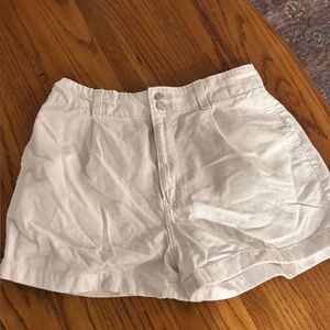 Levi’s Denizen Women’s Cream Shorts

Size 6